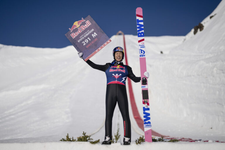 Ryoyu Kobayashi décroche le « record du monde » du 291 mètres en Islande