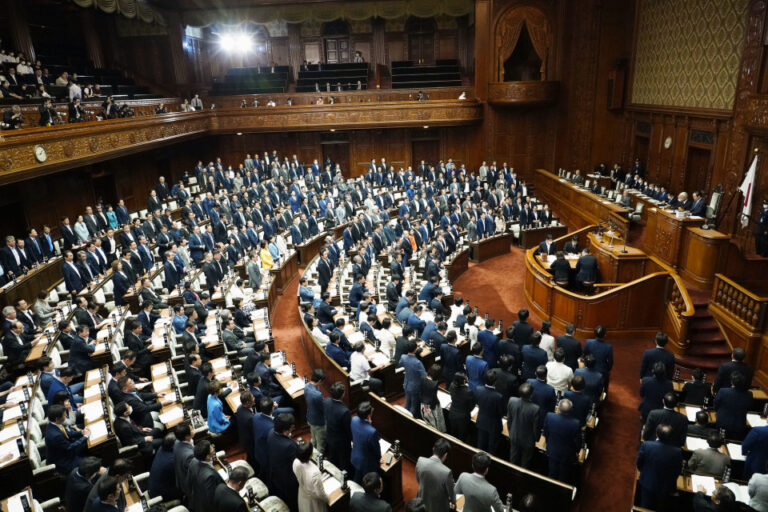La Chambre basse du Japon approuve un projet de loi visant à garantir la participation de stagiaires étrangers à mesure que la société vieillit
