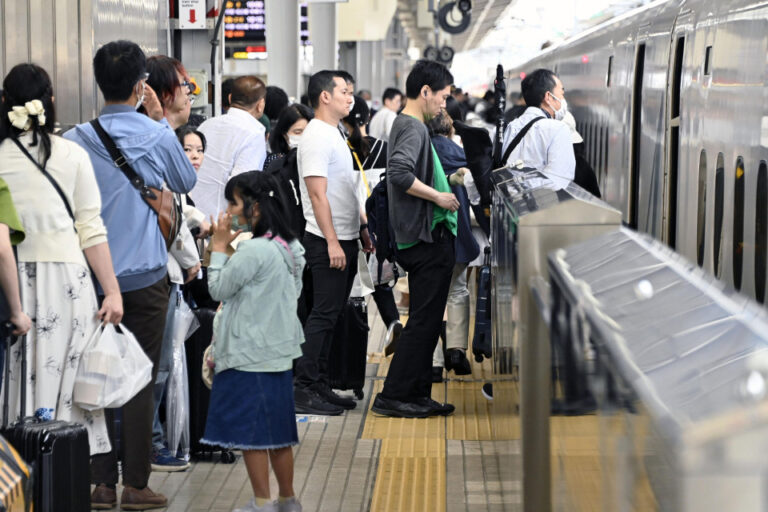La Golden Week se termine alors que le boom du tourisme post-COVID surcharge les stations