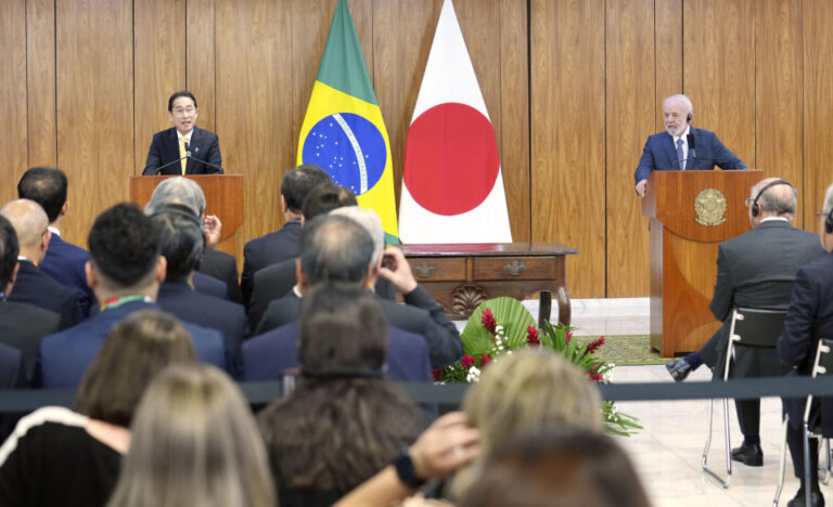 Le Premier ministre japonais Kishida s'engage à relever les défis mondiaux avec l'Amérique du Sud
