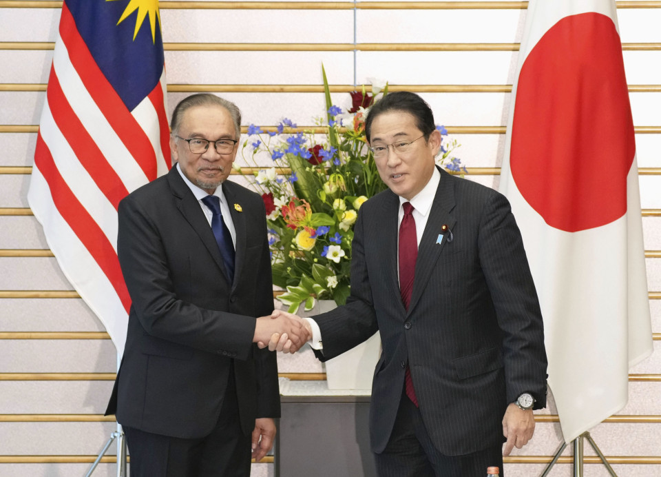 Les dirigeants du Japon et de la Malaisie conviennent de renforcer leur coopération dans un contexte de montée en puissance de la Chine
