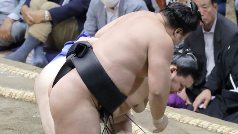 Onosato condamne l'ozeki Kirishima à une 4e défaite