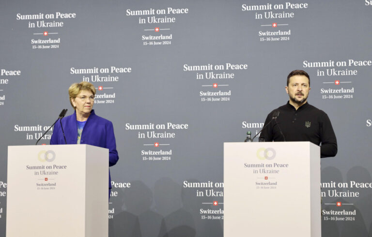 Des dizaines de dirigeants se réunissent en Suisse à un moment critique pour l'Ukraine