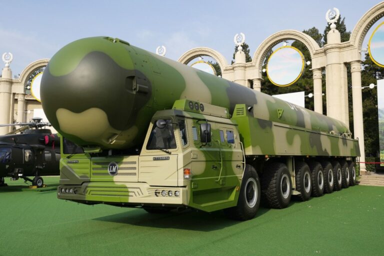 L'arsenal nucléaire chinois a atteint 500 têtes nucléaires en 2024, selon un groupe de réflexion