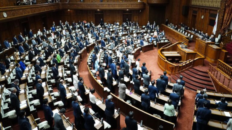 Le Japon adopte des lois pour un nouveau programme pour les travailleurs étrangers dans un contexte de crise du travail