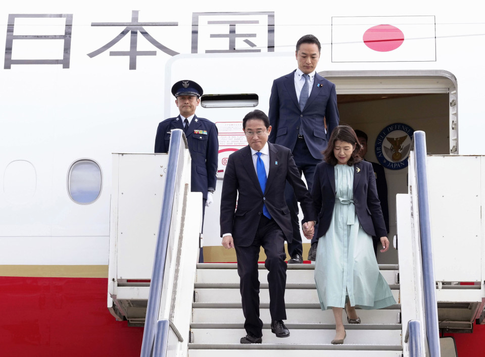 Le Premier ministre japonais appelle à des efforts mondiaux pour parvenir à une paix durable en Ukraine