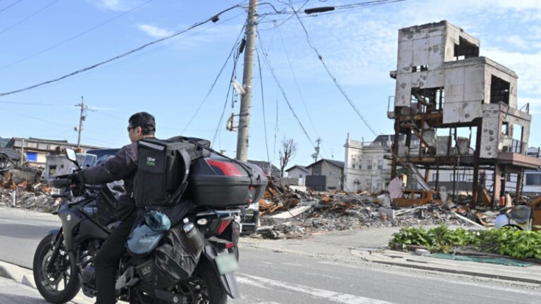 Le débat sur le « tourisme noir » plane sur la péninsule de Noto au Japon, frappée par le séisme