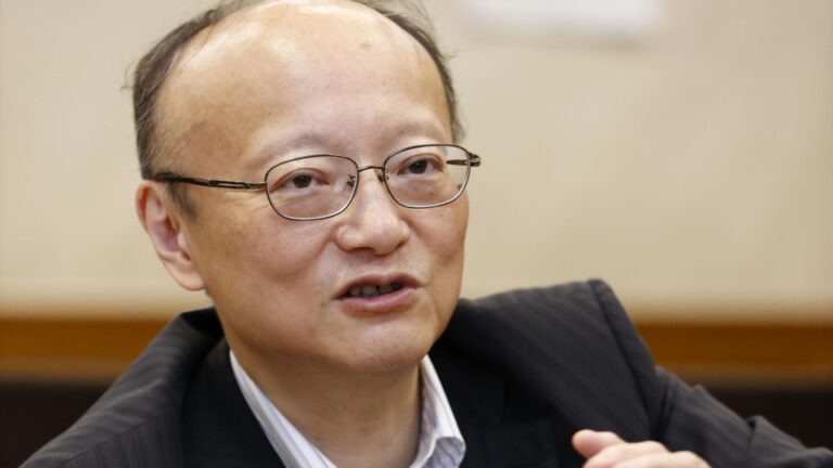 Le principal responsable de la monnaie japonaise met en garde contre une intervention et ne voit aucune limite