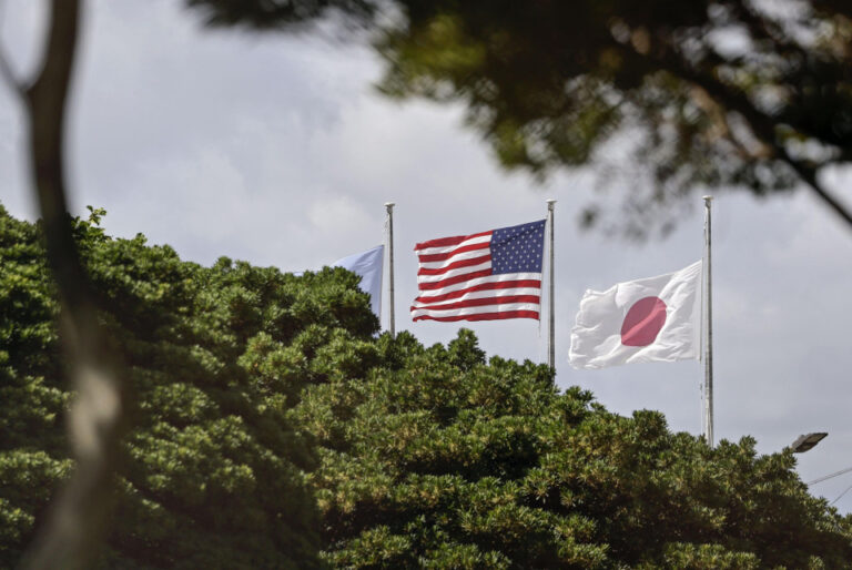 Le Premier ministre japonais Kishida estime que la fusillade lors d'un rassemblement de Trump « constitue un défi à la démocratie »