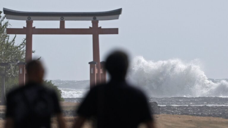 Les transports perturbés par l'arrivée d'un typhon dans l'ouest du Japon