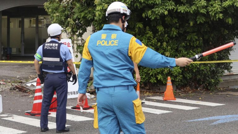 Un séisme de magnitude 7,1 frappe le sud-ouest du Japon, la crainte d'un méga-séisme grandit