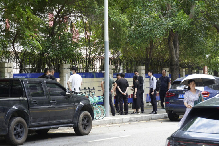 Un garçon japonais meurt après avoir été poignardé par un homme à Shenzhen, en Chine