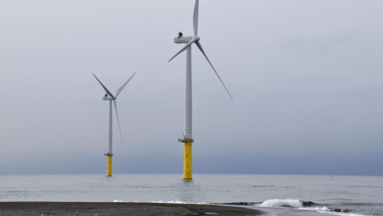 Une quête pour exploiter l'énergie éolienne pour la production d'électricité offshore au Japon