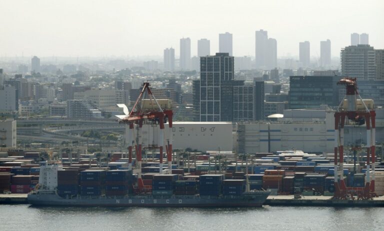 Le sentiment des grands fabricants japonais en septembre stable à 13 : BOJ Tankan