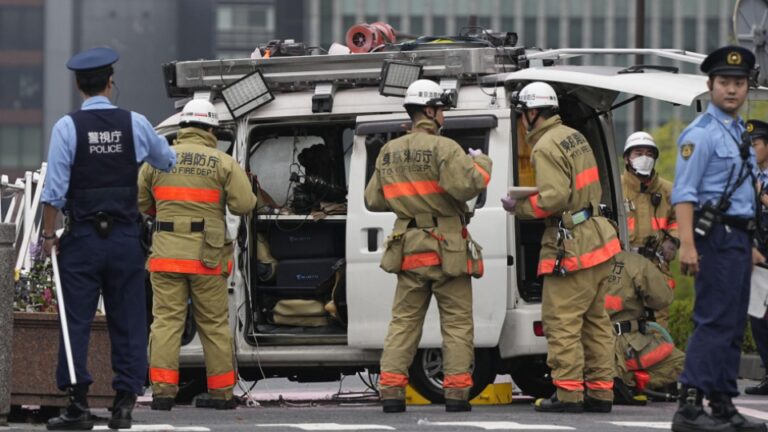 Un homme lance des bombes incendiaires sur le siège du LDP et écrase une camionnette devant le bureau du Premier ministre