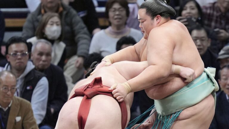 Hoshoryu et Kotozakura gagnent gros pour continuer la course au titre à double sens