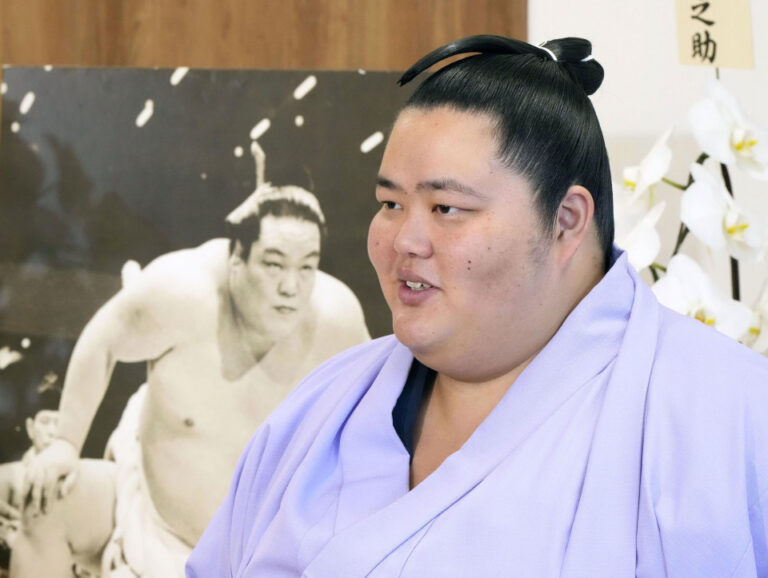 Kotozakura envisage une promotion comme yokozuna après sa percée dans le titre