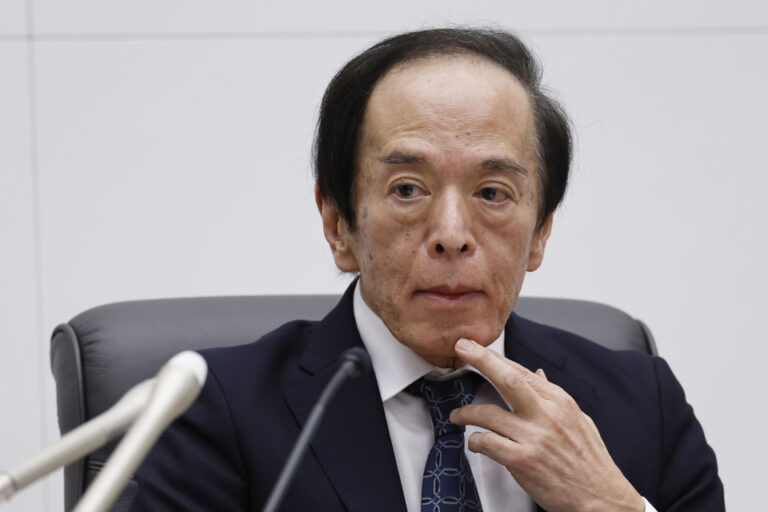 La BoJ annonce de nouvelles hausses de taux alors qu'elle constate un recul des risques étrangers