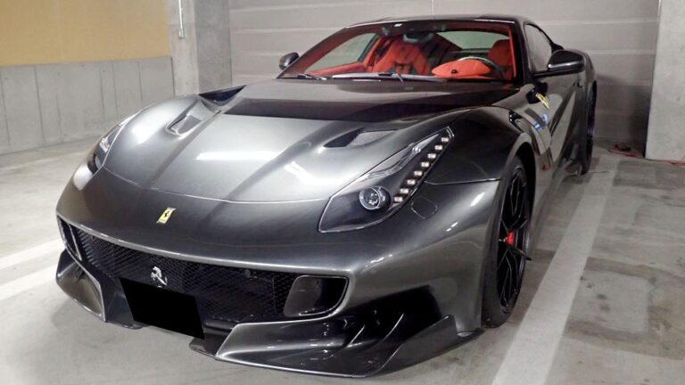 La Ferrari saisie rapporte un record de 170 millions. le yen aux enchères publiques au Japon