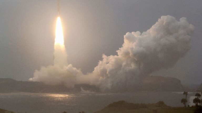 Le Japon lance une fusée phare H3 transportant un satellite de défense