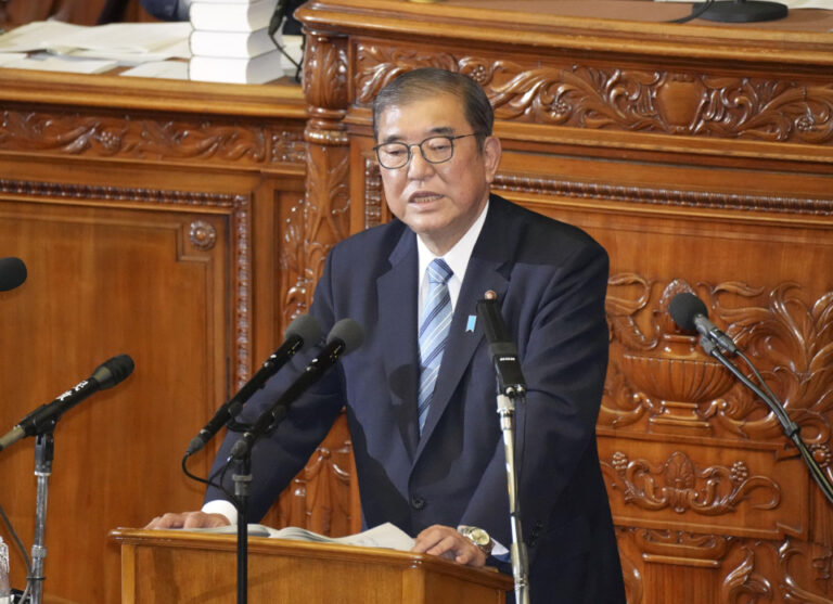 Le Premier ministre japonais s'engage à adopter une approche multipartite au sein de la Diète pour mettre en œuvre ses politiques