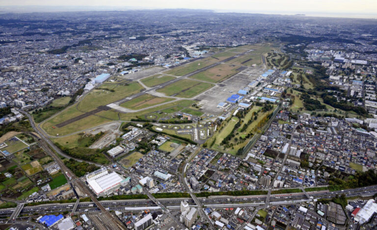 Le gouvernement japonais condamné à payer des dommages et intérêts pour le bruit sur la base aérienne d'Atsugi
