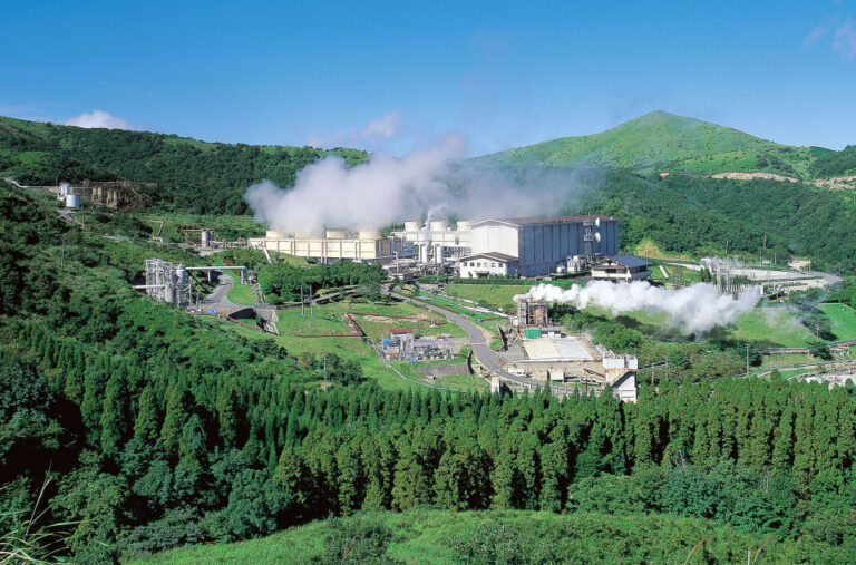 Le gouvernement japonais soutiendra les entreprises qui développent des centrales géothermiques