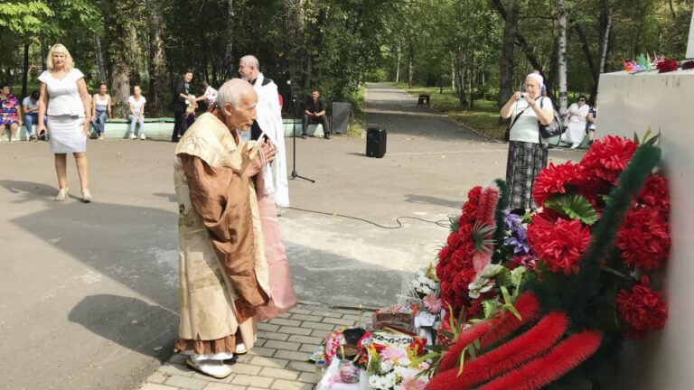 Les voyages commémoratifs de Monk ont ​​envoyé un message de paix en Sibérie