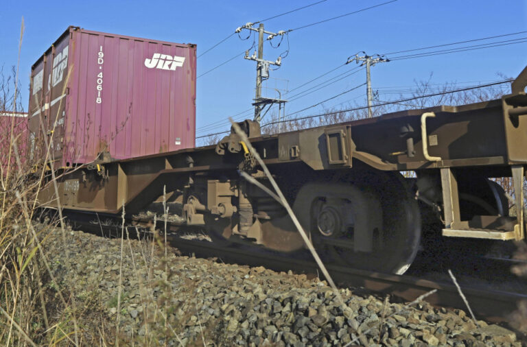 Un train de marchandises déraille dans le nord du Japon, des perturbations prolongées sont attendues