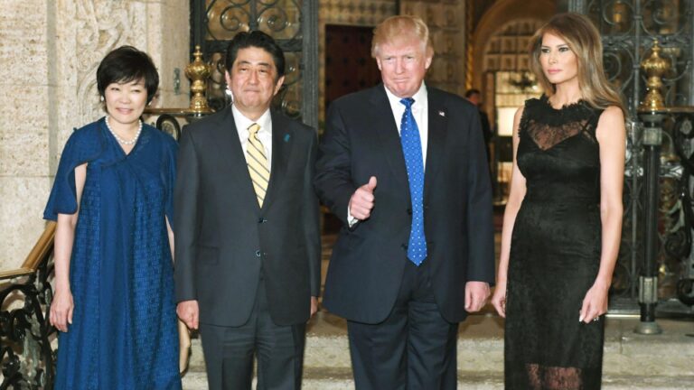 La veuve de l'ancien Premier ministre Abe rencontrera Trump en Floride (rapport)