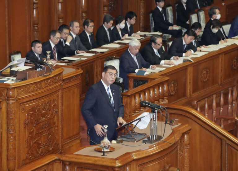 Le Premier ministre japonais envisage de soutenir les membres du PLD touchés par le scandale dans la course à la Chambre haute
