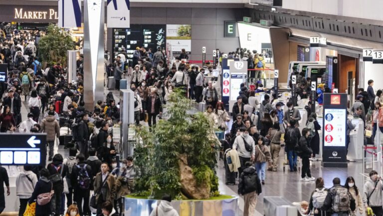 Les dépenses consacrées aux voyages du Nouvel An au Japon devraient atteindre un niveau record