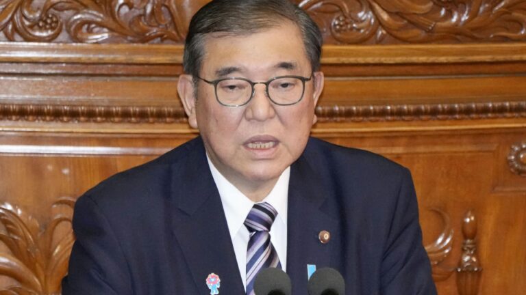 Le Japon PM promet d'approfondir le débat sur le système de famille sélectif