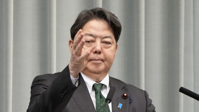 Le Japon va se coordonner avec les États-Unis alors que Trump qualifie la Corée du Nord de puissance nucléaire
