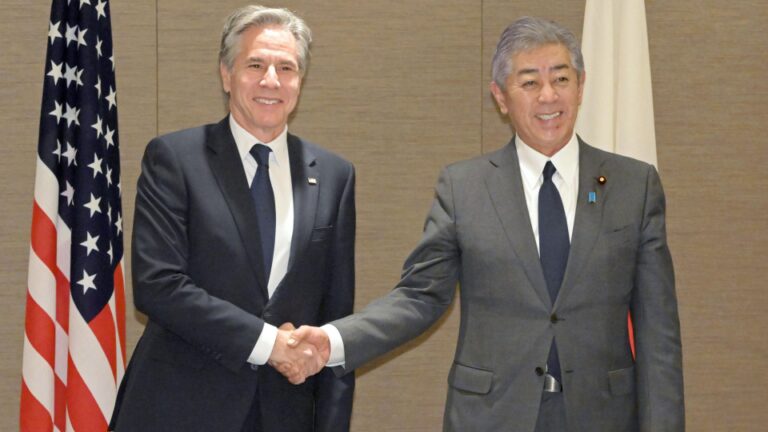 Les hauts diplomates japonais et américain condamnent le lancement d'un missile balistique nord-coréen