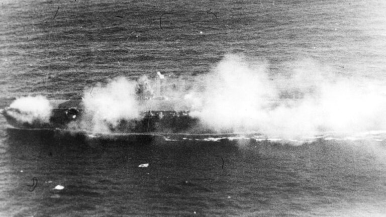 Un vétéran de la Seconde Guerre mondiale raconte son évasion du naufrage d'un porte-avions de la marine japonaise