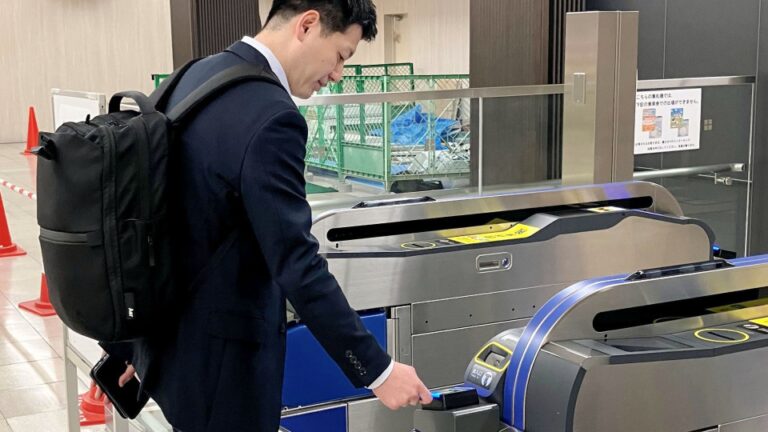La billetterie des cartes de crédit sur les transports publics dans les yeux du pays en 2026