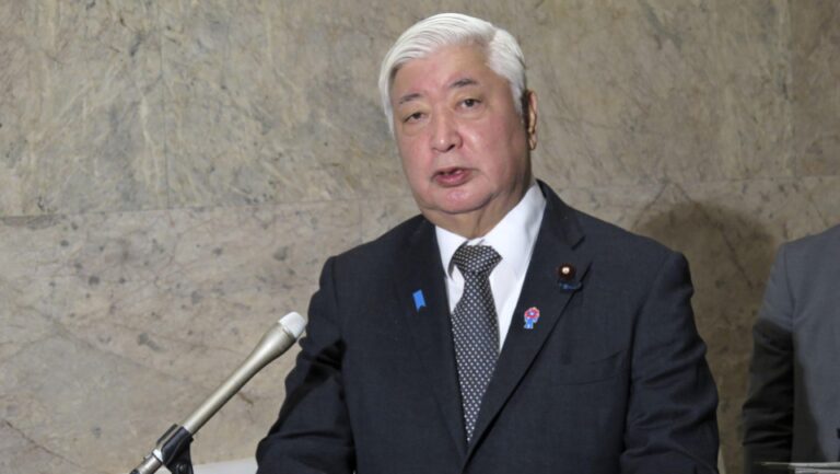 Le Japon, les chefs de défense américains acceptent de stimuler l'alliance dans les discussions téléphoniques