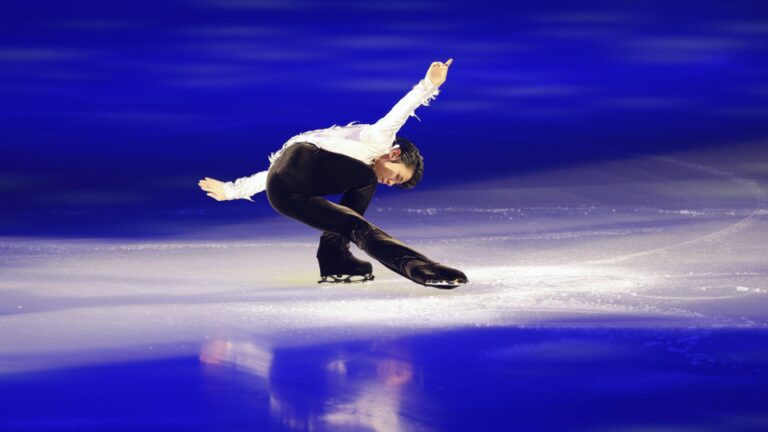 Icon Yuzuru Hanyu commémore le 11 mars Quake dans Ice Show