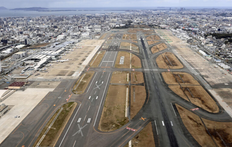 L'aéroport du sud-ouest du Japon obtient une nouvelle piste pour aborder la congestion