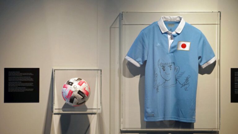 L'exposition de la FIFA marque le 44e annue. du manga au Japon « Capitaine Tsubasa »