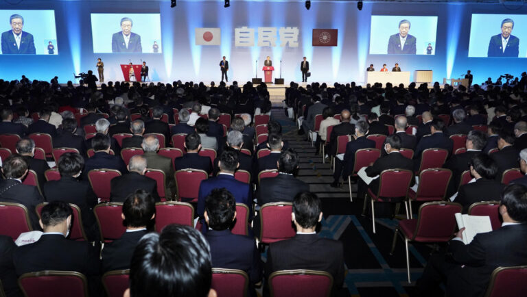Le Japon PM dit à la décision LDP de s'unir, à être humble pour apporter le succès des élections