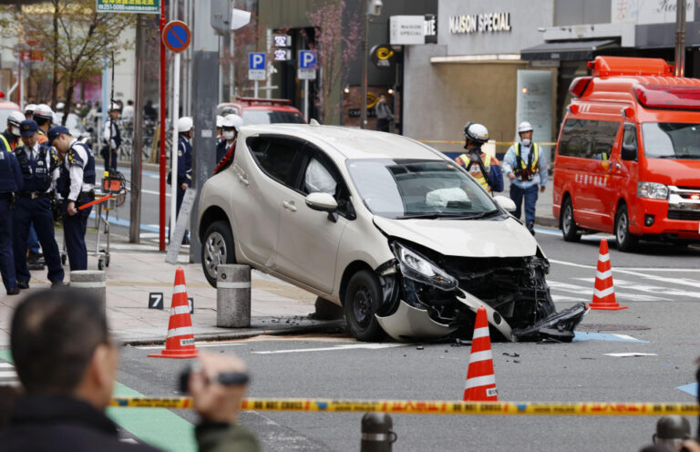 7 blessés après que la voiture se retrouve dans des piétons dans le centre de Nagoya