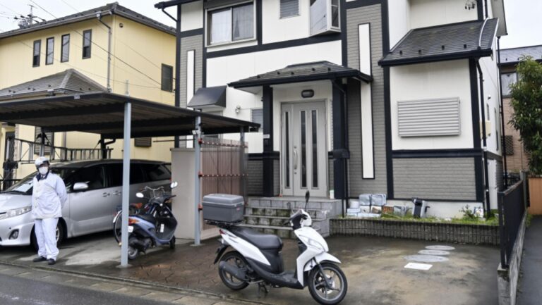 Corps trouvé dans le placard identifié comme école secondaire Tokyo manquante