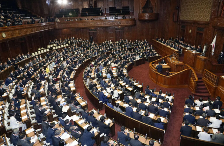 Le Parlement au Japon promulgue le budget de l'exercice 2025 après une révision rare