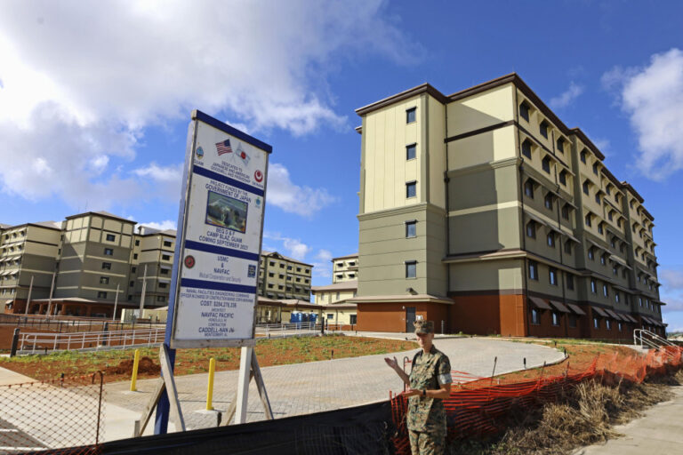 US Marines d'Okinawa pour commencer à déménager à Guam Barracks en juin