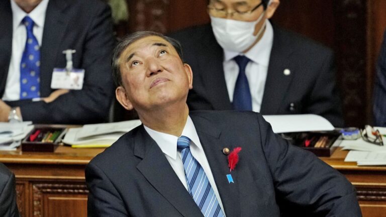 Japon PM Méfiez-vous de la réduction de la consommation de consommation de lutte contre l'inflation