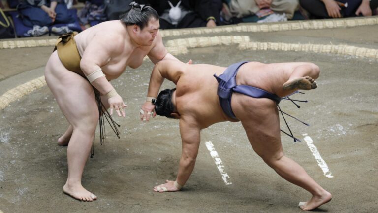 L'Oho ennemi de longue date envoie Yokozuna Hoshoryu à la 1ère défaite