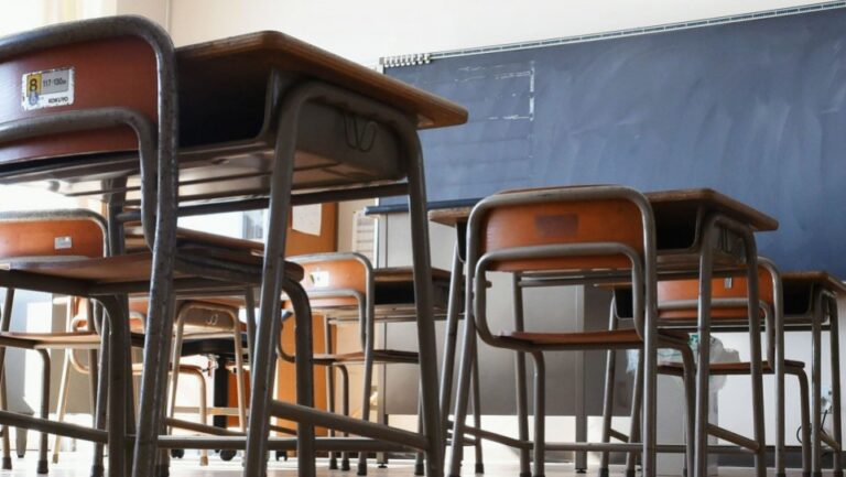 La victime de l'intimidation a quitté l'école primaire du Japon prestigieuse