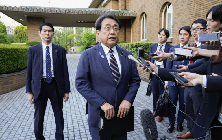 Le Japon veut que tous les tarifs soient examinés pour atteindre l'accord avec nous: négociateur